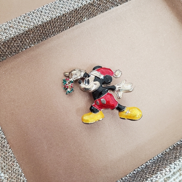 Vintage Disney Mickey Mistletoe Christmas Pin - Picture 2 of 7